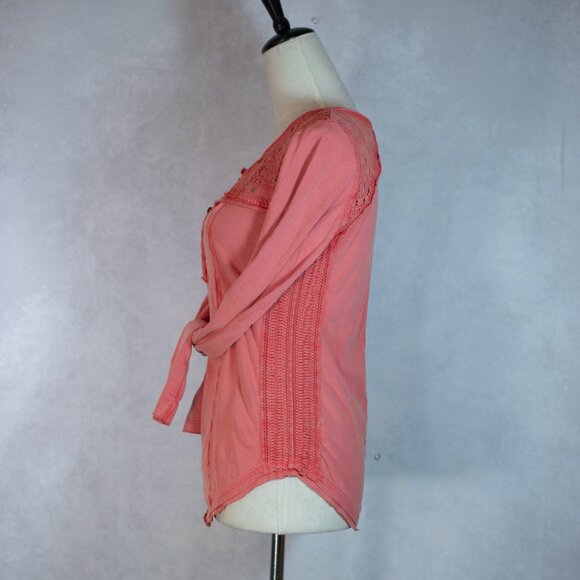 Free People Gold Coast Henley Top Lace Buttoned Blouse Washed Red Coral Size SP - Picture 3 of 12